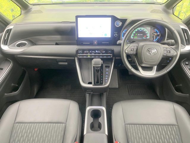 TOYOTA NOAH HYBRID 2022 Image 31