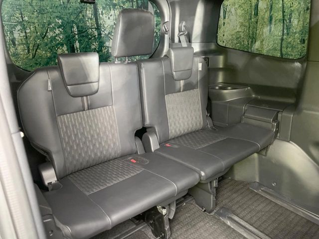 TOYOTA NOAH HYBRID 2022 Image 31