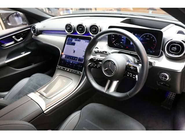 MERCEDES BENZ C CLAS 2024 Image 31