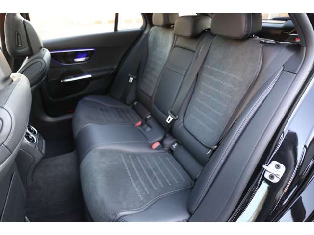 MERCEDES BENZ C CLAS 2024 Image 31