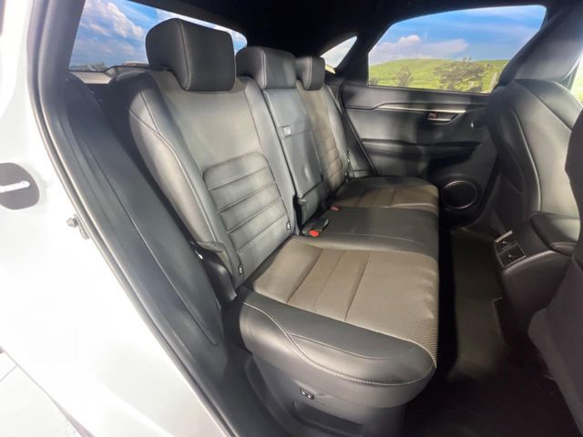 TOYOTA LEXUS NX300 2018 Image 31