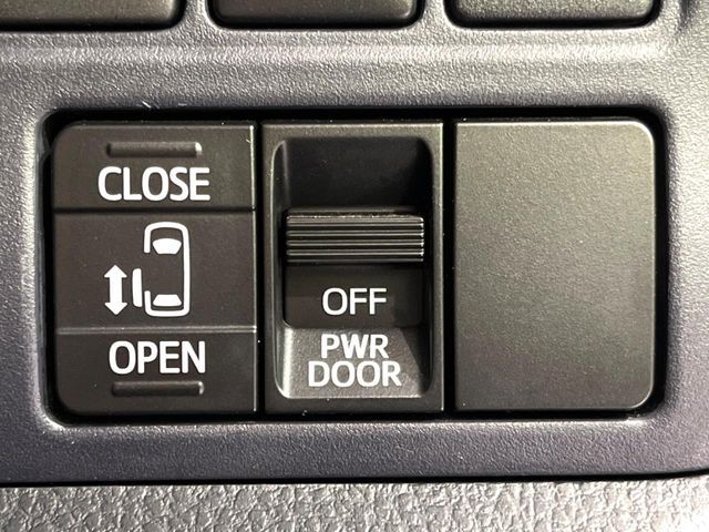 TOYOTA VOXY 4WD 2014 Image 31