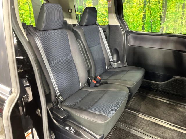 TOYOTA VOXY 4WD 2014 Image 31