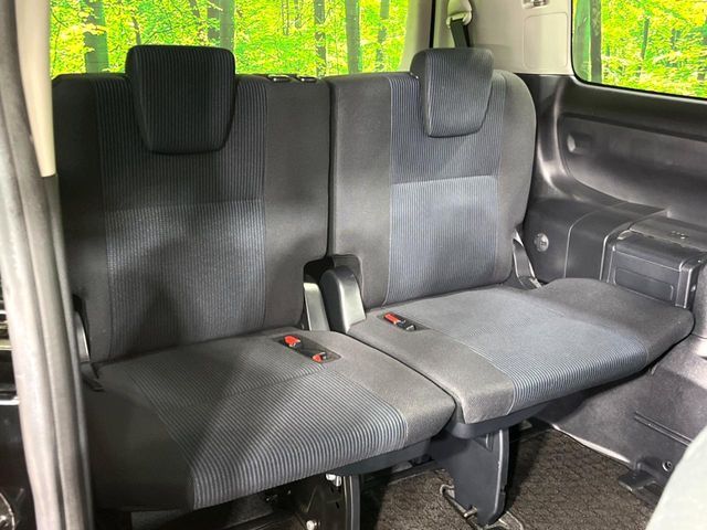 TOYOTA VOXY 4WD 2014 Image 31