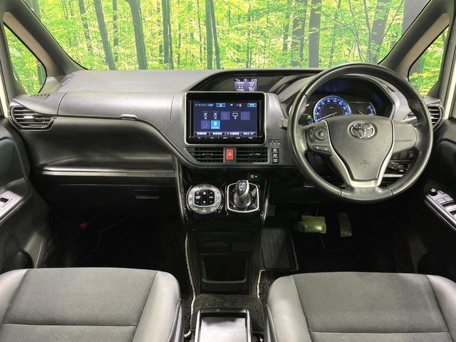 TOYOTA NOAH HYBRID 2017 Image 31