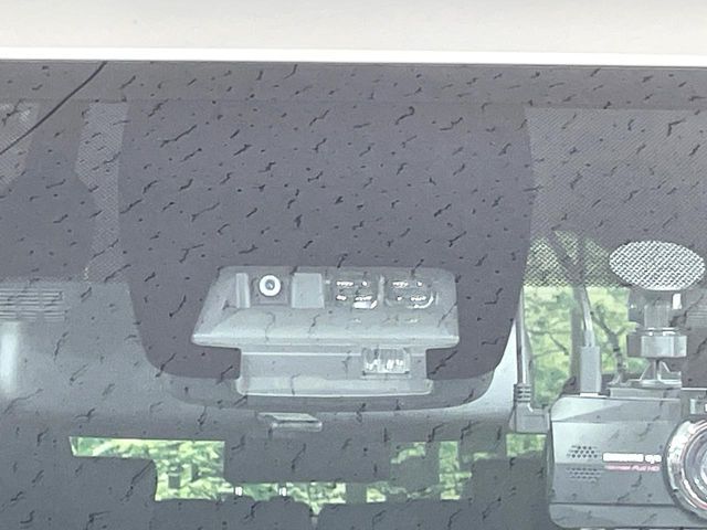 TOYOTA NOAH HYBRID 2017 Image 31