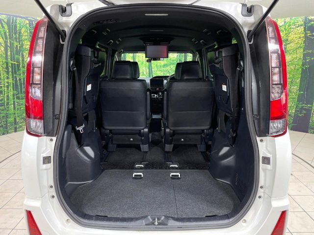 TOYOTA NOAH HYBRID 2017 Image 31