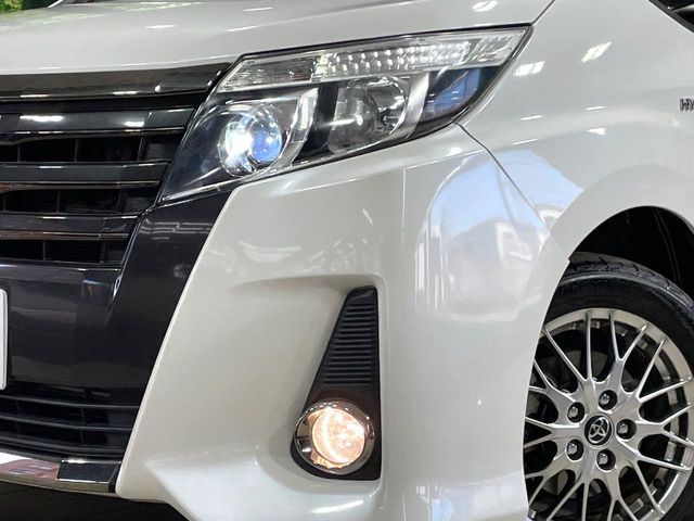 TOYOTA NOAH HYBRID 2017 Image 31