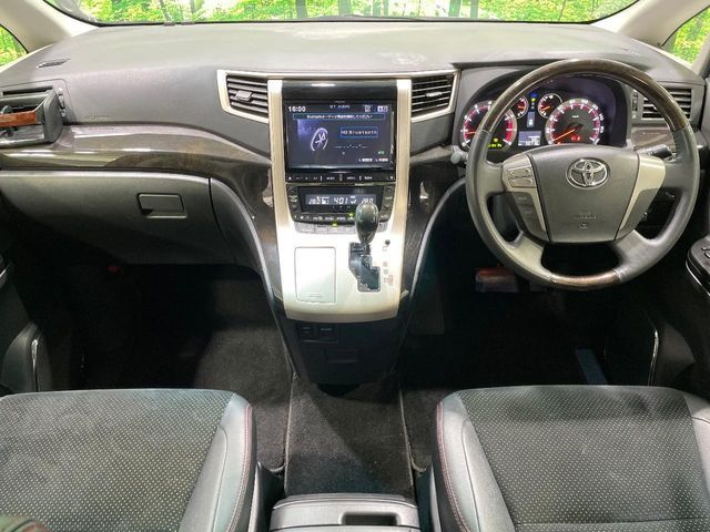 TOYOTA VELLFIRE 2014 Image 31