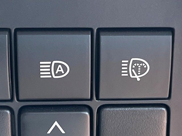 TOYOTA LANDCRUISER PRADO 2023 Image 31