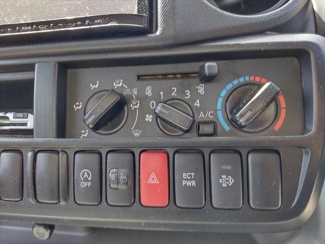 TOYOTA DYNA 2014 Image 31