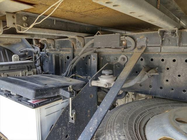 ISUZU ELF 2011 Image 31