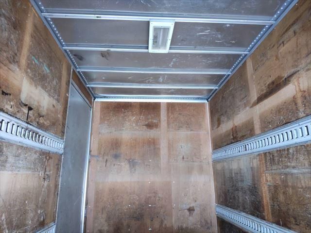 ISUZU ELF 2011 Image 31