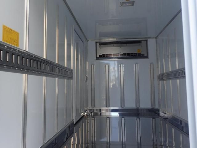 MITSUBISHI CANTER 2025 Image 31