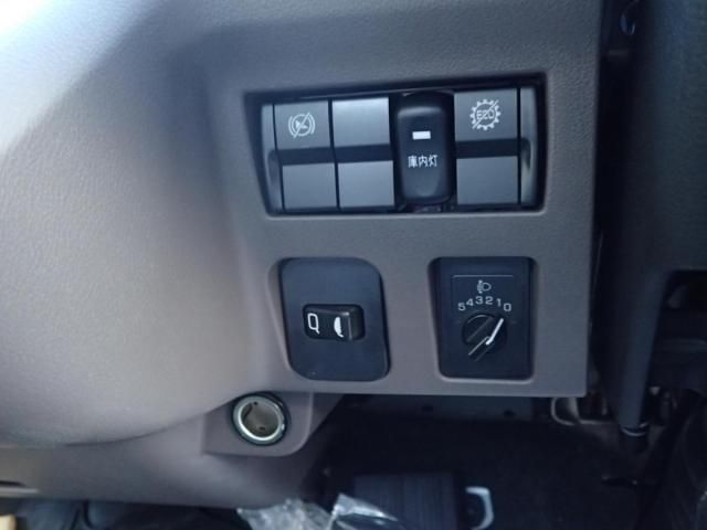 MITSUBISHI CANTER 2025 Image 31