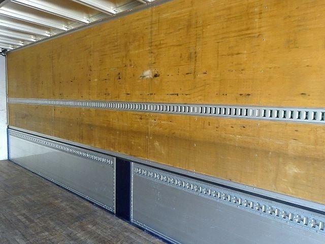 NISSAN DIESEL QUON 2020 Image 31