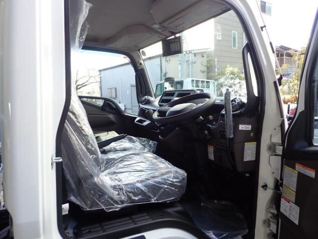 MITSUBISHI CANTER 2025 Image 31