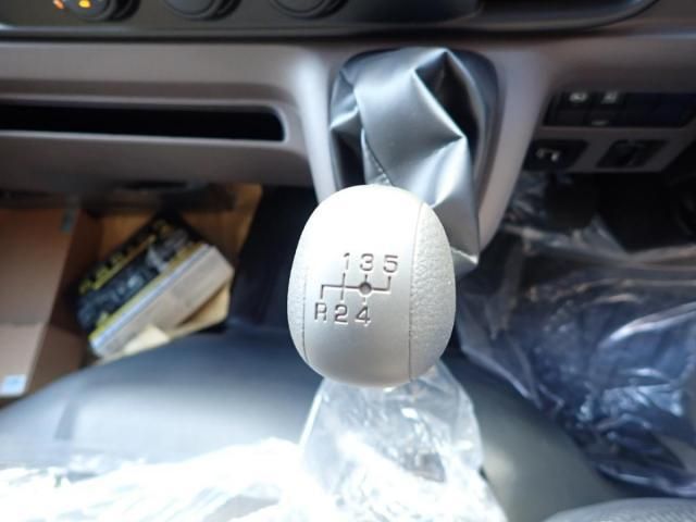 MITSUBISHI CANTER 2025 Image 31