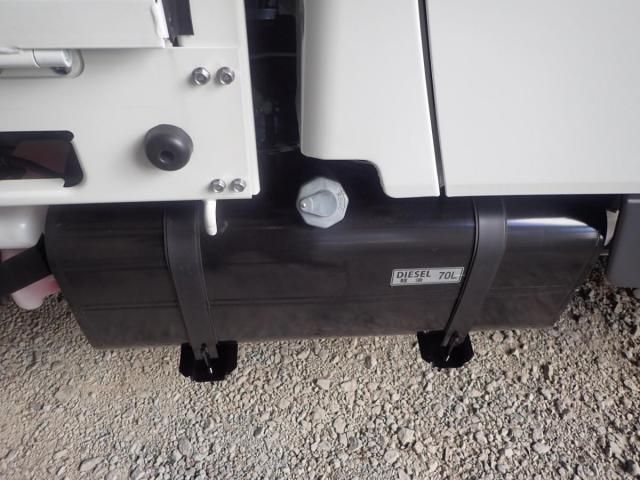 MITSUBISHI CANTER 2025 Image 31