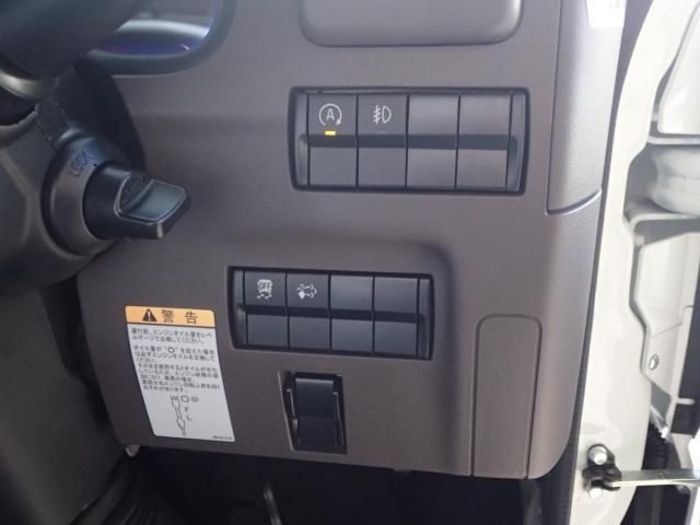 MITSUBISHI CANTER 2025 Image 31