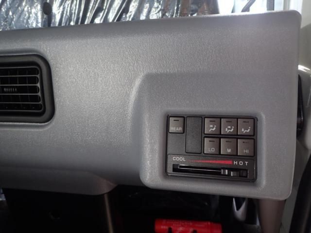 MITSUBISHI CANTER 2025 Image 31