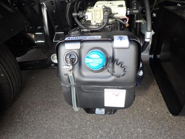 MITSUBISHI CANTER 2025 Image 31