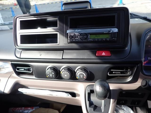 MITSUBISHI CANTER 2025 Image 31