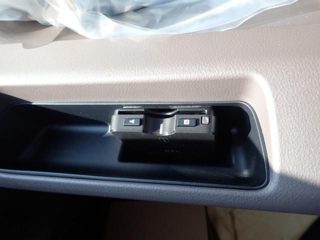 MITSUBISHI CANTER 2025 Image 31