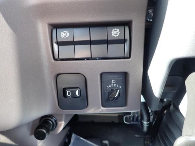 MITSUBISHI CANTER 2025 Image 31