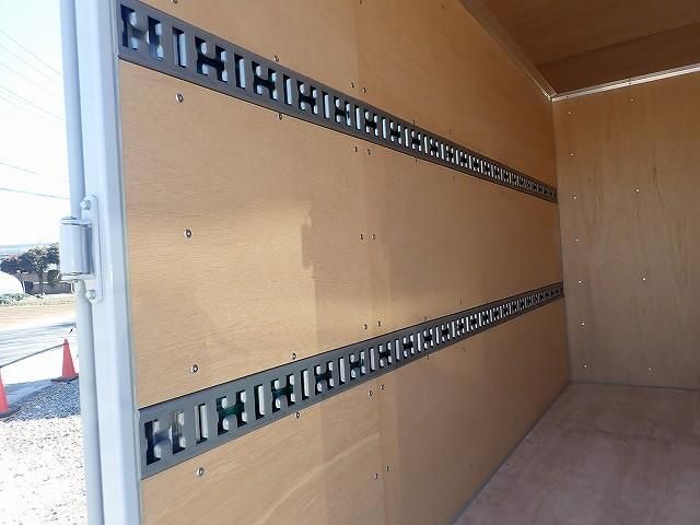 MITSUBISHI CANTER 2025 Image 31