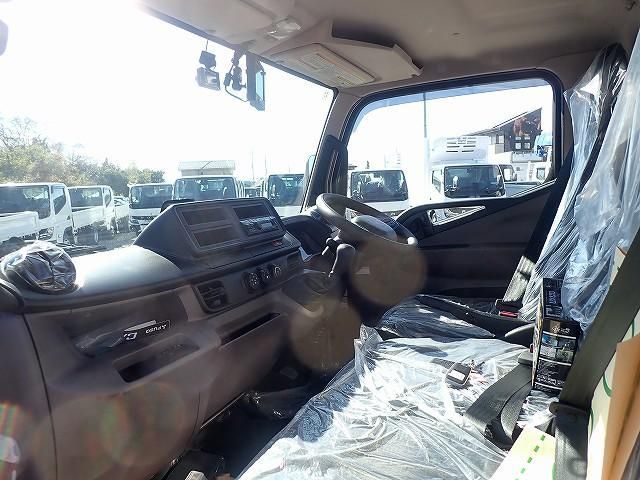 MITSUBISHI CANTER 2025 Image 31