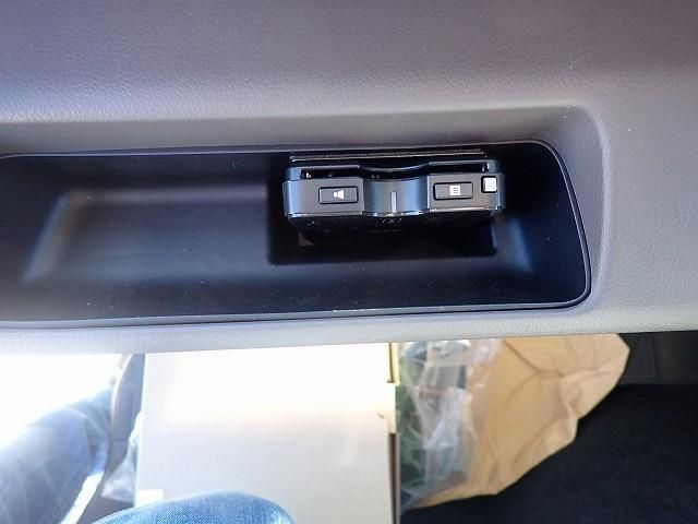 MITSUBISHI CANTER 2025 Image 31