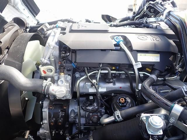 MITSUBISHI CANTER 2025 Image 31