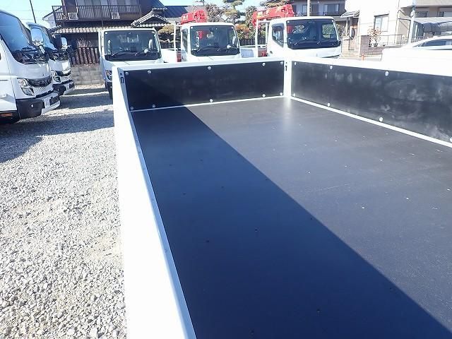 MITSUBISHI CANTER 2025 Image 31