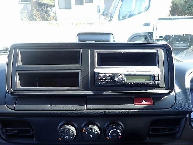 MITSUBISHI CANTER 2025 Image 31