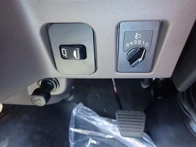 MITSUBISHI CANTER 2025 Image 31