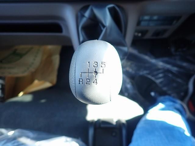 MITSUBISHI CANTER 2025 Image 31