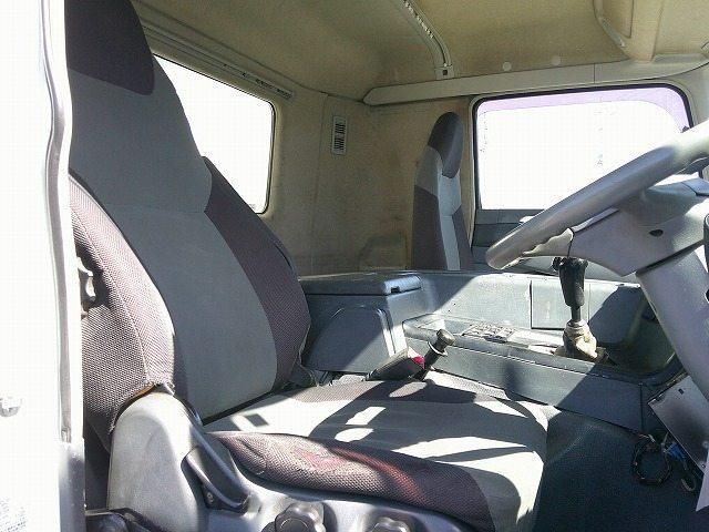 MITSUBISHI FUSOU SUPER GREAT 2013 Image 31