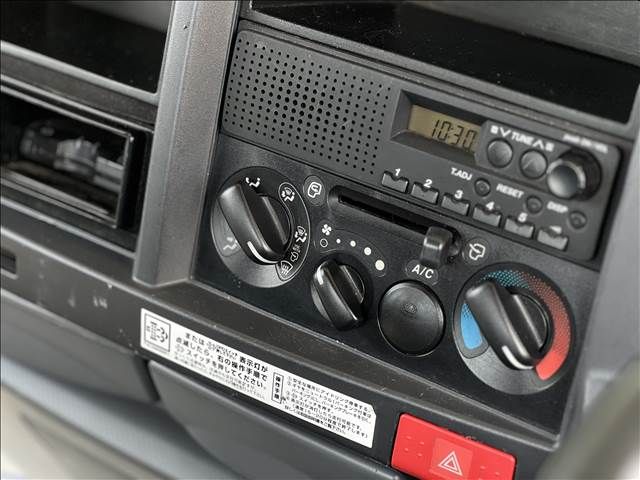 ISUZU  2014 Image 31