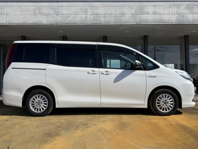 TOYOTA NOAH HYBRID 2014 Image 31