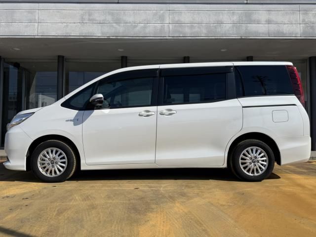 TOYOTA NOAH HYBRID 2014 Image 31