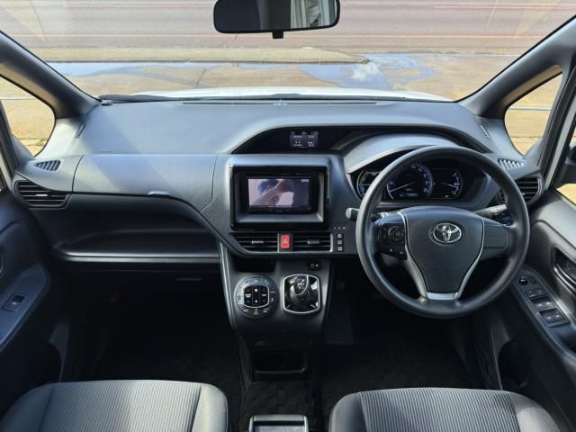 TOYOTA NOAH HYBRID 2014 Image 31