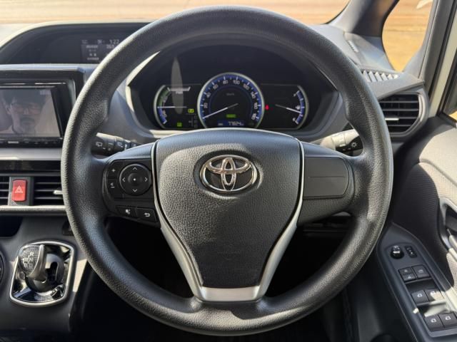 TOYOTA NOAH HYBRID 2014 Image 31