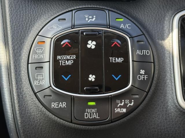 TOYOTA NOAH HYBRID 2014 Image 31