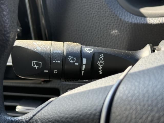 TOYOTA NOAH HYBRID 2014 Image 31