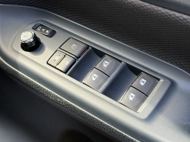 TOYOTA NOAH HYBRID 2014 Image 31