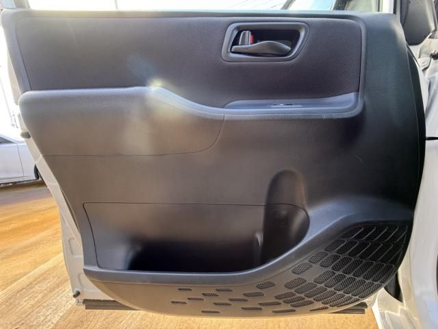 TOYOTA NOAH HYBRID 2014 Image 31