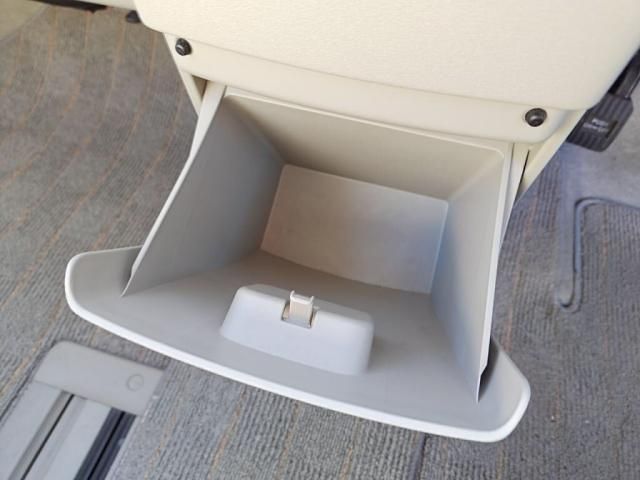 TOYOTA PORTE 2011 Image 31