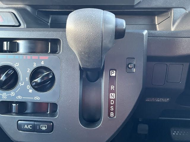 DAIHATSU HIJET CADDIE 2016 Image 31