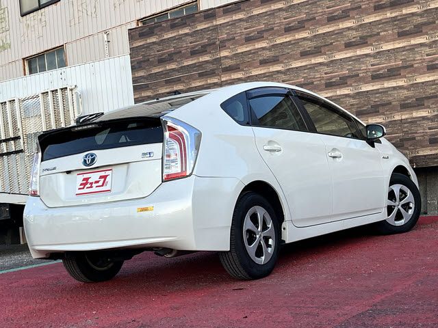 TOYOTA PRIUS 2015 Image 31